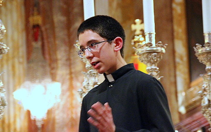 Jamie Buttigieg to serve as an altar boy at the Vatican