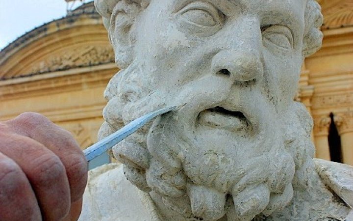 St Peter’s Statue Restored
