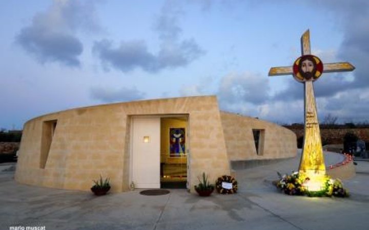 Blessing of the Cross at Il-Ħniena Divina cemetery