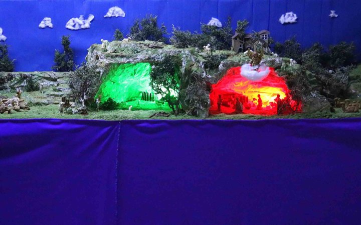 Altar Boys’ Crib